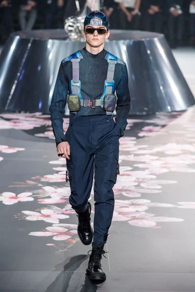 Look 35